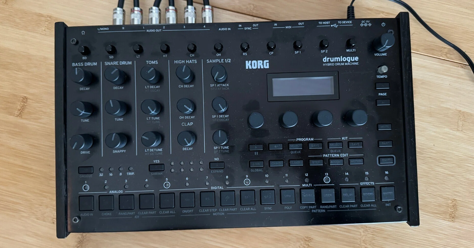 KORG drumlogue ドラムマシン コルグ KORG DRUMLOGUE KORG drumlogue ドラムマシン コルグ KORG DRUMLOGUE