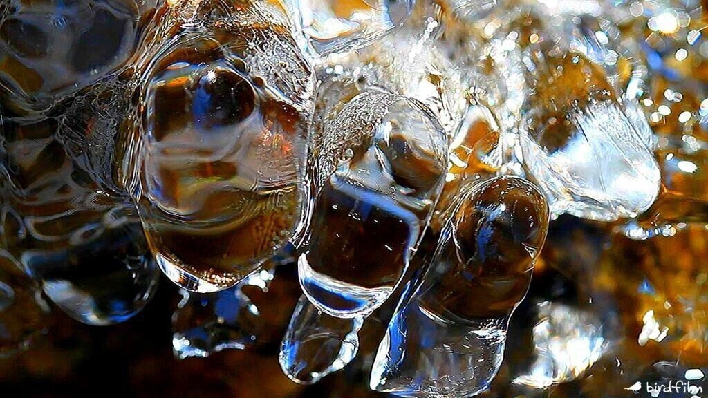 氷の小川の宝石01db