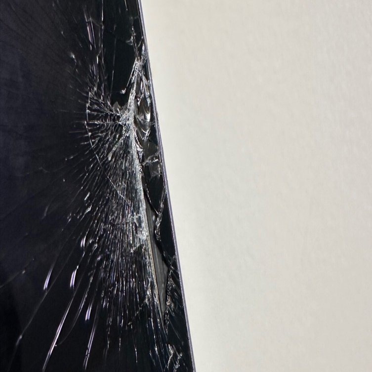 iPad mini6の画面が割れた｜AMS@気ままブログ