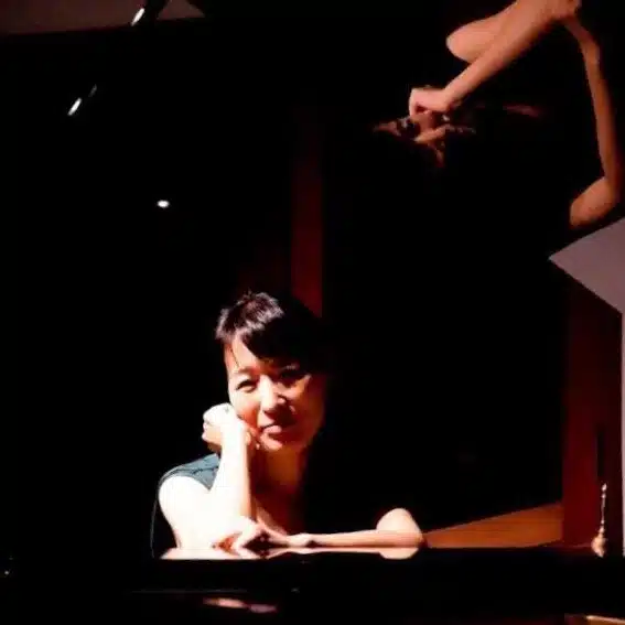 響きの人　新屋賀子