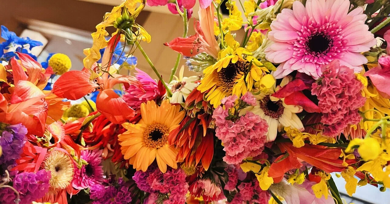 花は鑑賞用だけではない。花で世の中にメッセージを放つ世界を知った