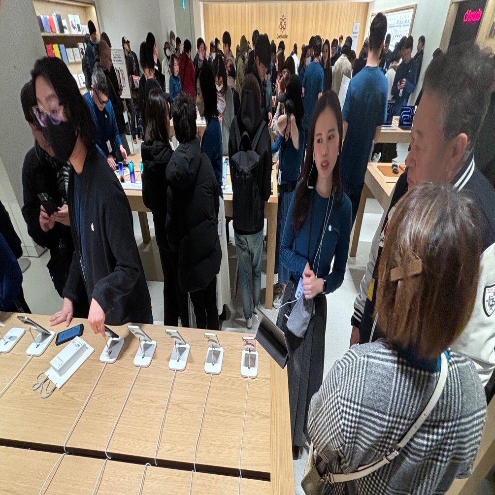 Apple🍏Store心斎橋は未だに1階は改装中👷｜日々創意工夫