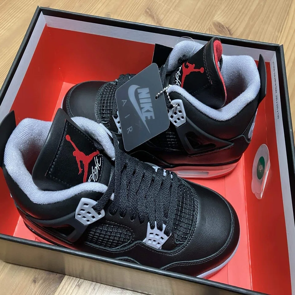 AJ Series] AIR JORDAN 4 - Get to know the savior model of the Air 