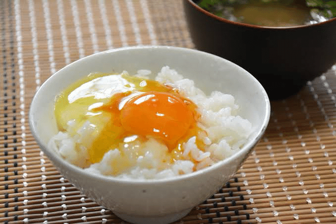 卵かけご飯と味噌汁