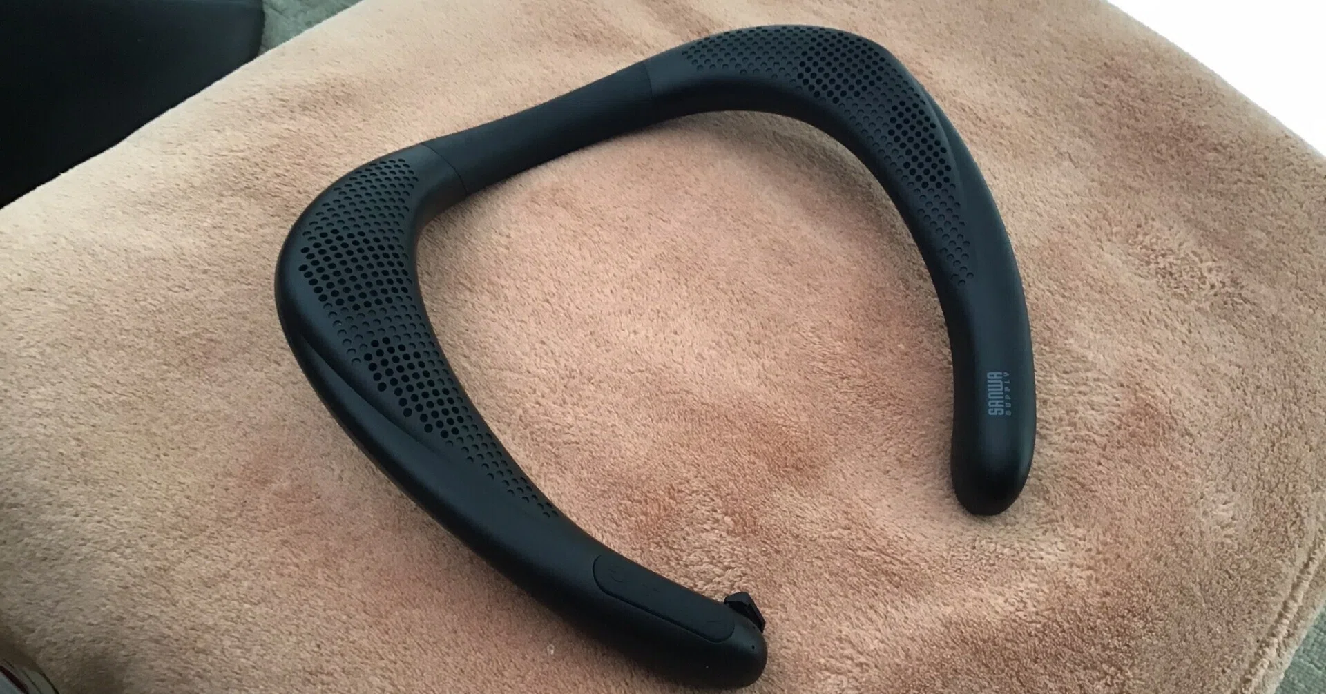 悪くない、というかむしろ良い。ネックスピーカーのススメ｜DJ.プラグ