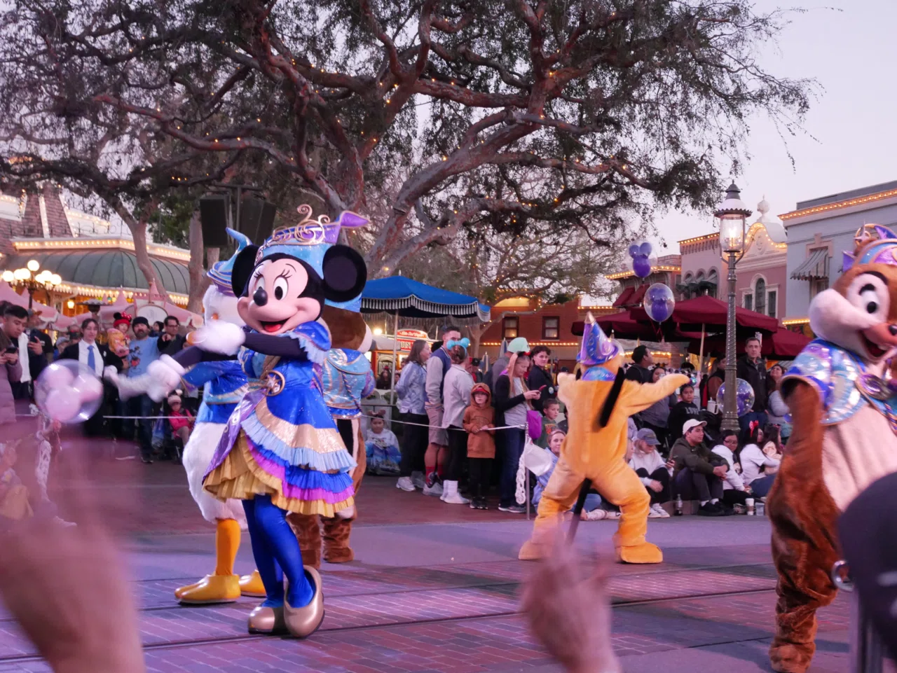 カリフォルニアディズニー旅行記【2日目・ディズニーランド】｜白壁