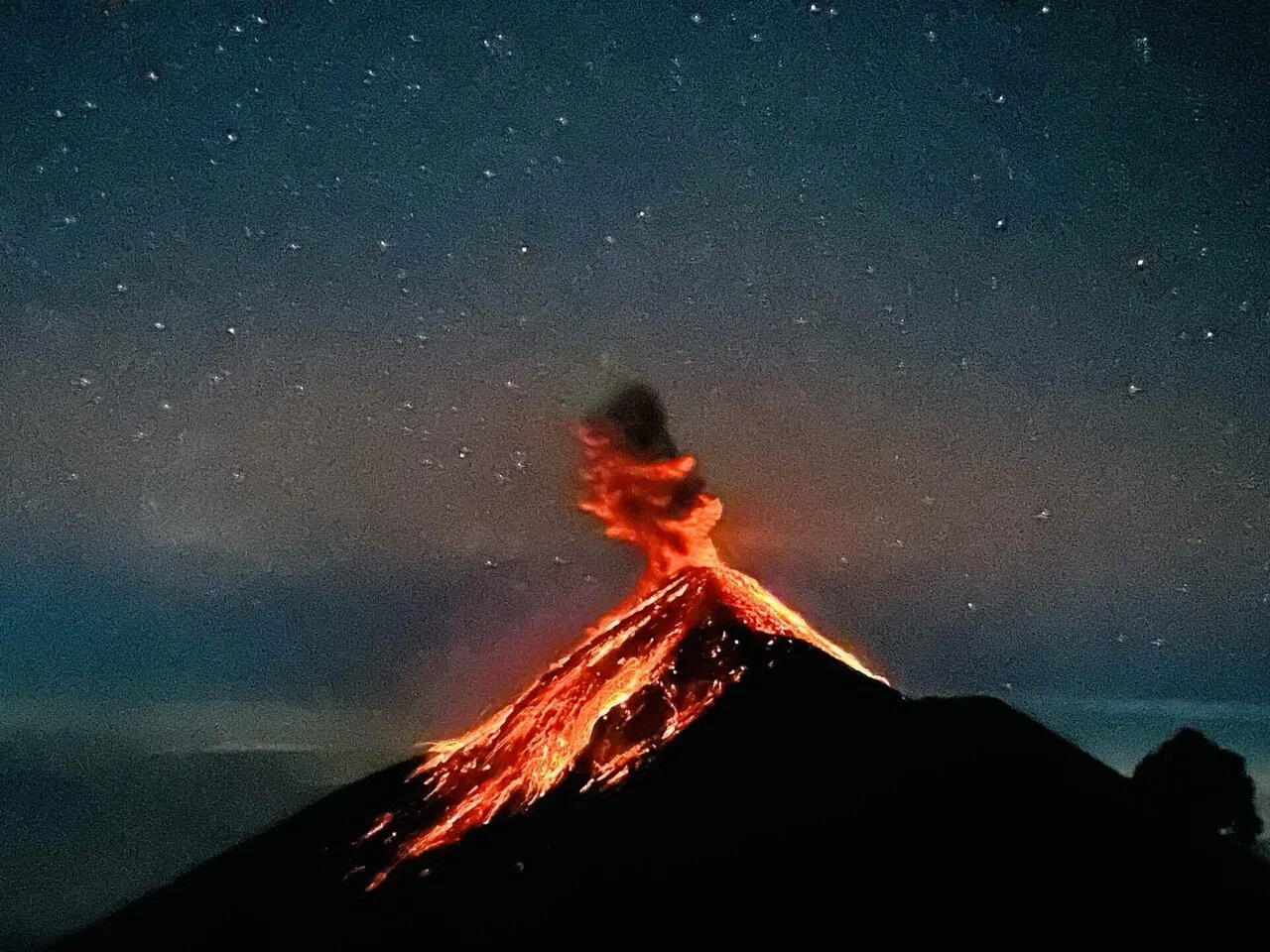 189 アカテナンゴ火山ツアー！🌋過酷で死ぬかと思った🇬🇹｜ばゞたけ