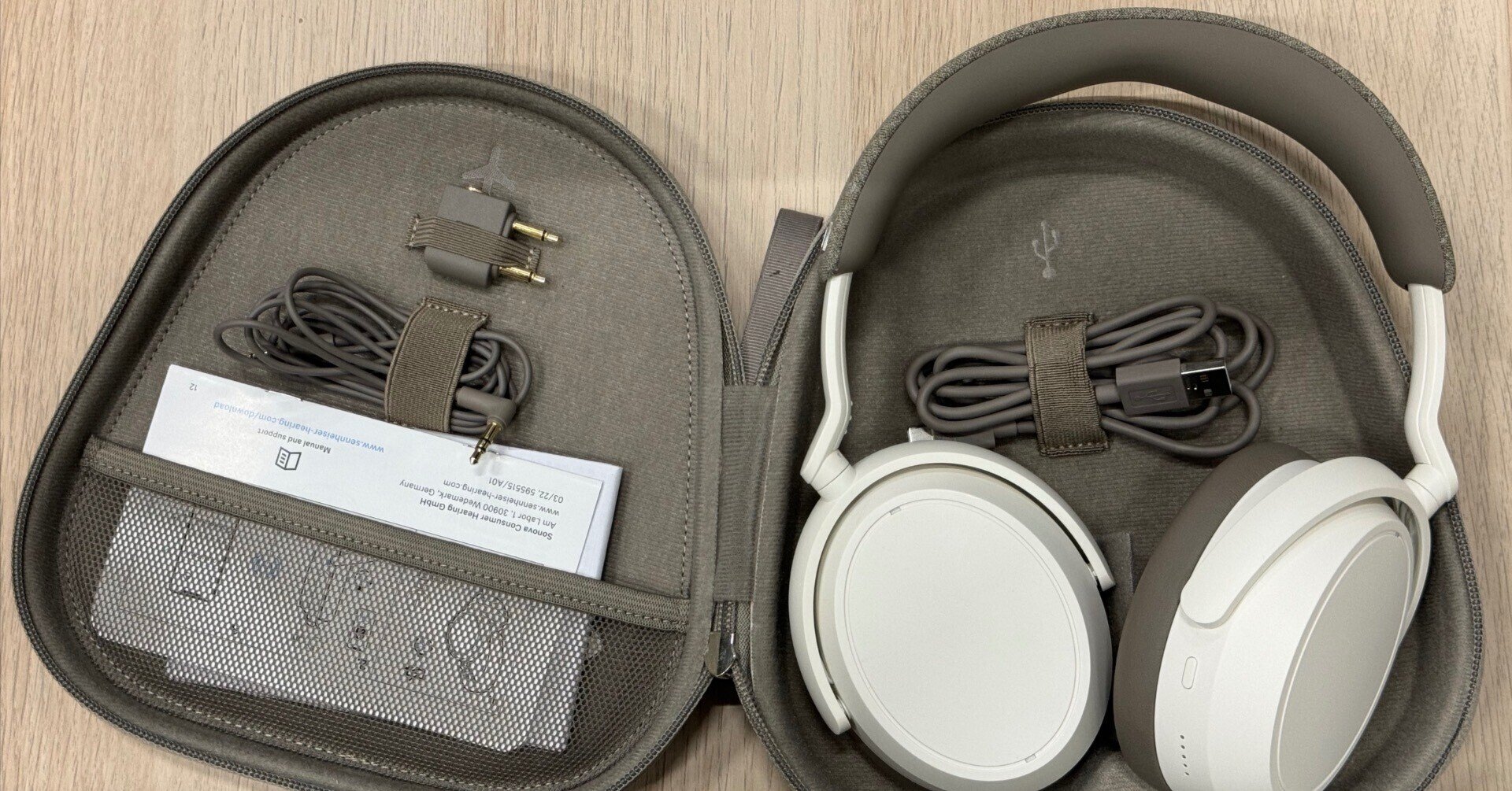 ヘッドホン SENNHEISER MOMENTUM 4 Wireless + BTD600 Sennheiser 『MOMENTUM 4 Wireless』と『BTD600』のコンビが最高