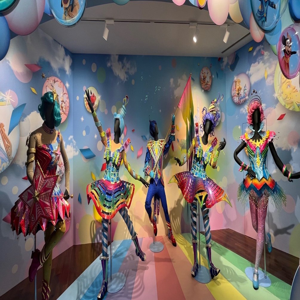 東京ディズニーリゾート® アンコール！ザ・モーメンツ展」と振り返る