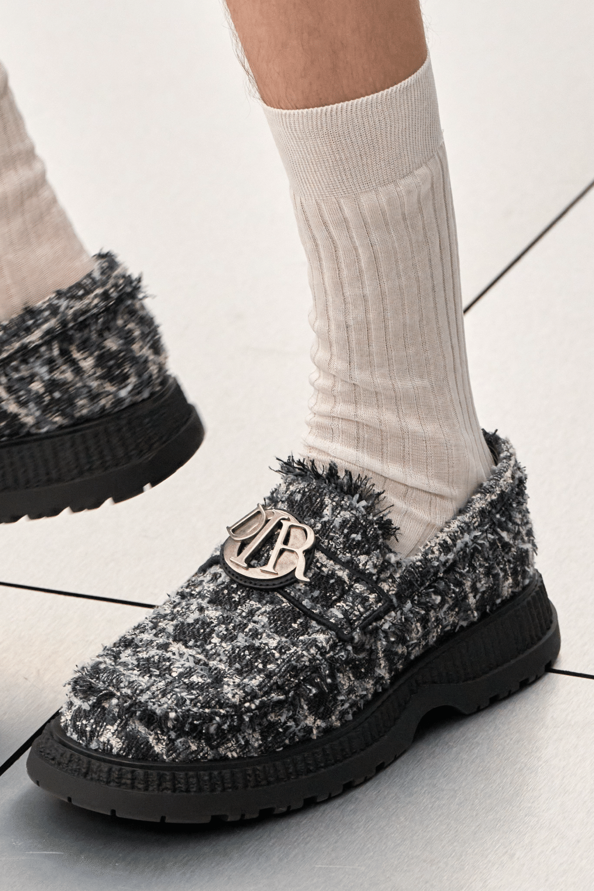 70. DIOR SUMMER24 ①Dior Buffalo ローファー|羽生健太郎 70. DIOR SUMMER24 ①Dior Buffalo ローファー|羽生健太郎