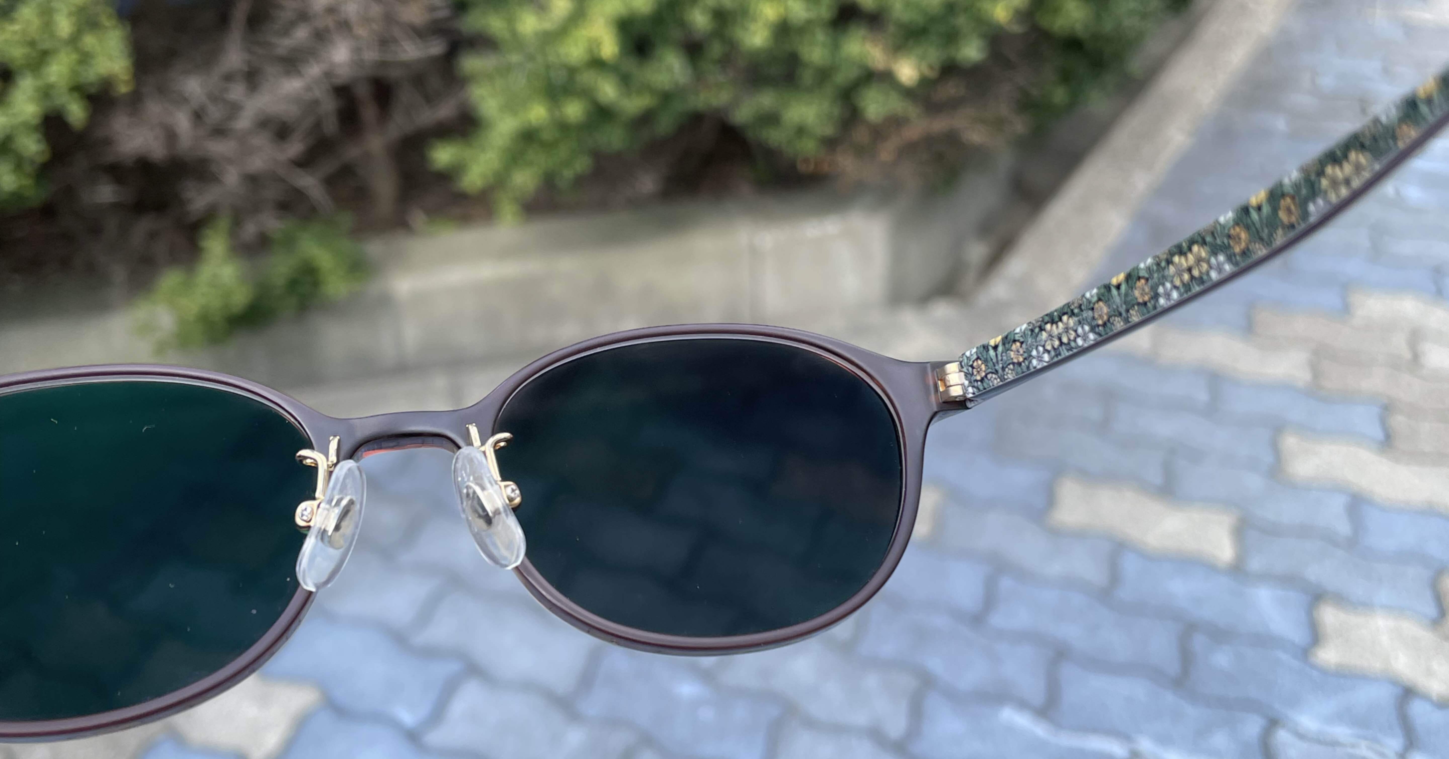 JINSの可視光調光レンズ｜弁理士 Miwa Yoshida