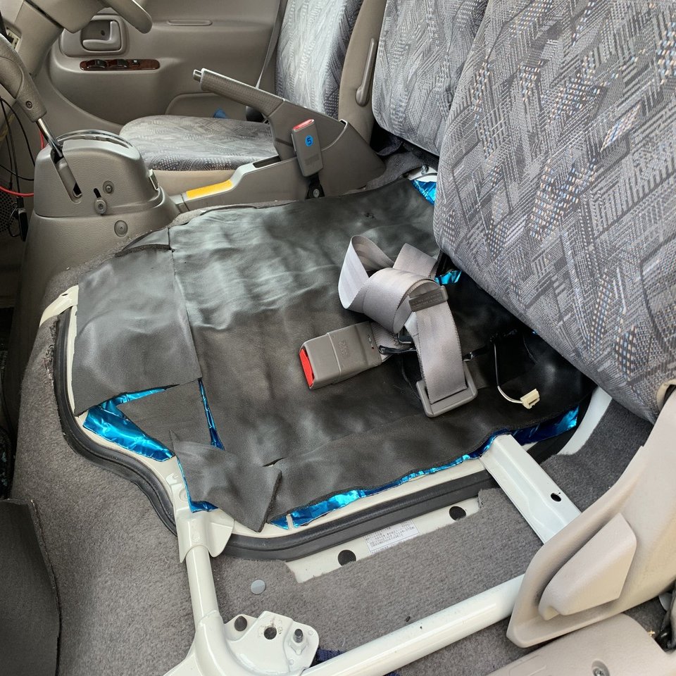 キャンピングカー 車内がウルサイのでデッドニングです 沖田純之介 サウンドデザイナー Note