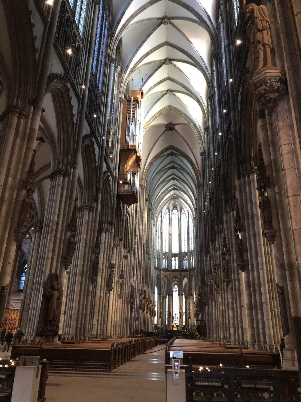 ケルン大聖堂という規格外の世界遺産。｜モンク