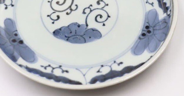究極の古美術品◼️蔵からかなり凄い特大な伊万里焼の器が出て来ました。入れ物、お皿？ Amazon.co.jp: 究極の古美術品蔵からかなり凄い特大な伊万里焼の
