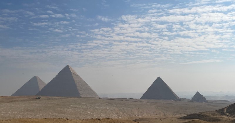 エジプト旅行③　カイロ　ギザ3大ピラミッド　スフィンクス　河岸神殿　博物館へ　2024-02-18