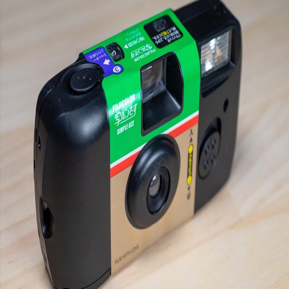 アイドルが撮った「写ルンです」でグッズを作る｜神輿のにゃんこ