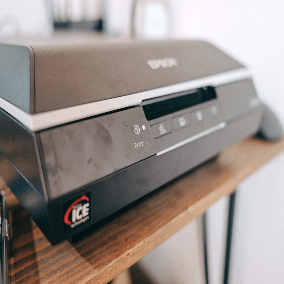 ネガフィルムスキャンのために買ったGT-X830をいきなり分解した話