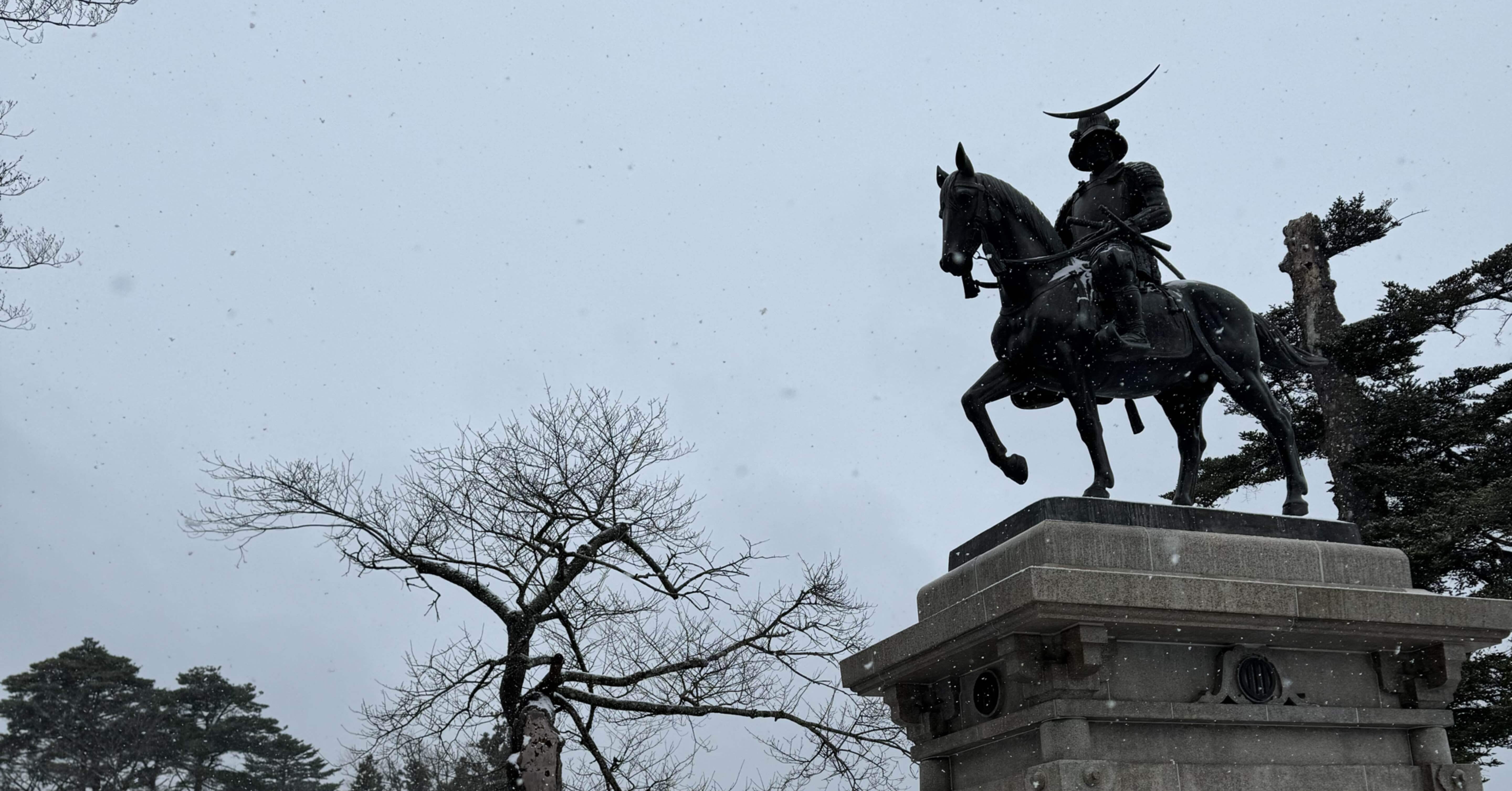 伊達政宗築城、広瀬川と竜の口渓谷の断崖に囲まれた天然の要害、仙台城