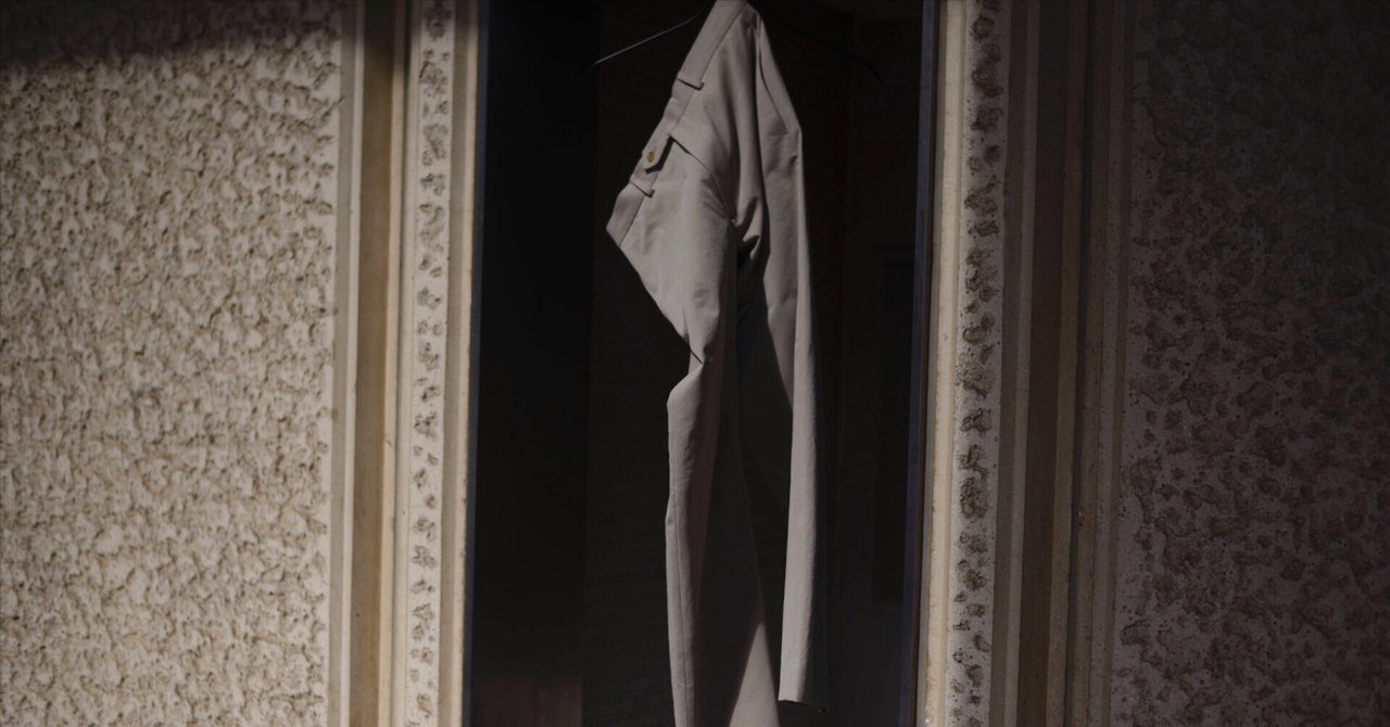 cale for nariwai exclusive /Like beige? Nidom chino no pleats