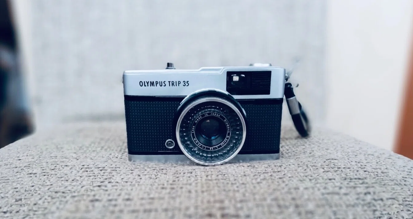 フィルムカメラOLYMPUS TRIP35｜かりんとう