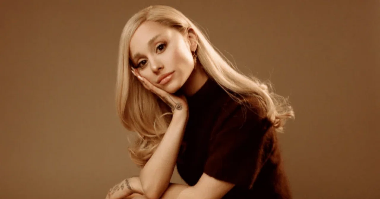 REVIEW】 eternal sunshine - Ariana Grande｜いとう