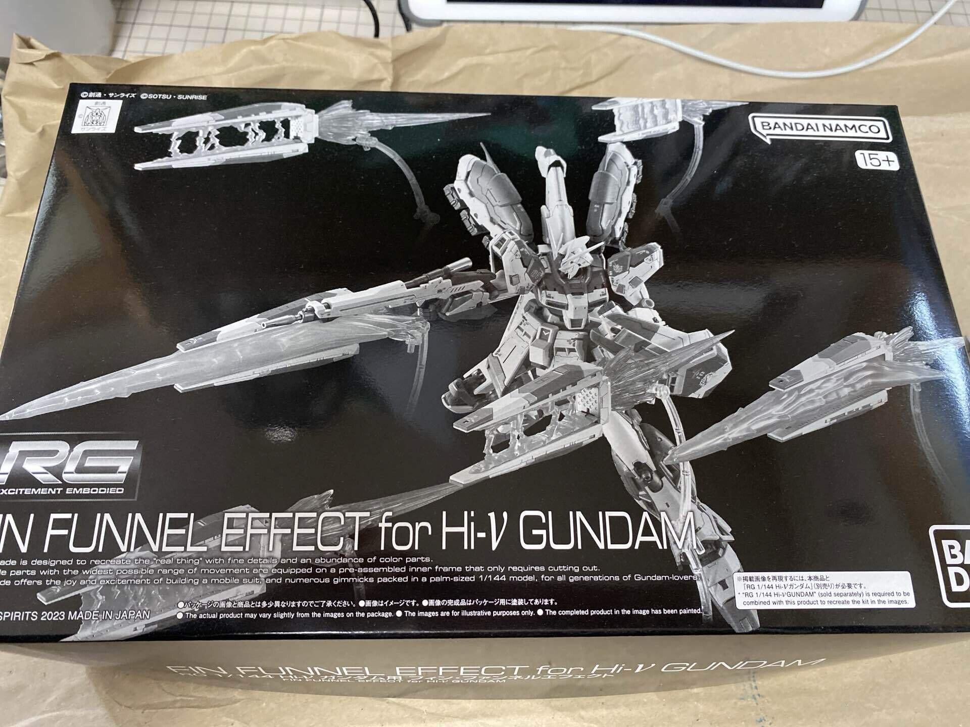ガンプラ:Hi-νガンダムにハイパー・メガ・バズーカ・ランチャー