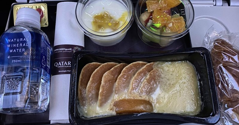 【イタリア旅行#2】気になるカタール航空の機内食