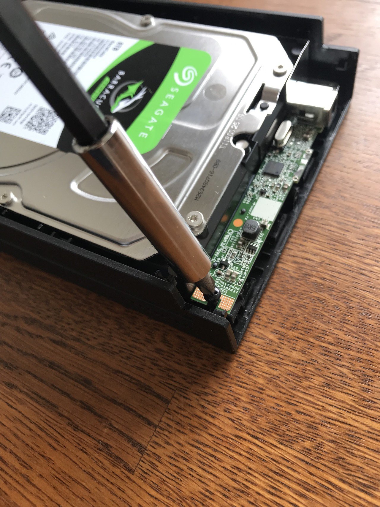 I-O DATA 外付けハードディスク(HDCZ-UT8KC)解体→HDD外付け I-O DATA 外付けハードディスク(HDCZ-UT8KC)解体→HDD外付け