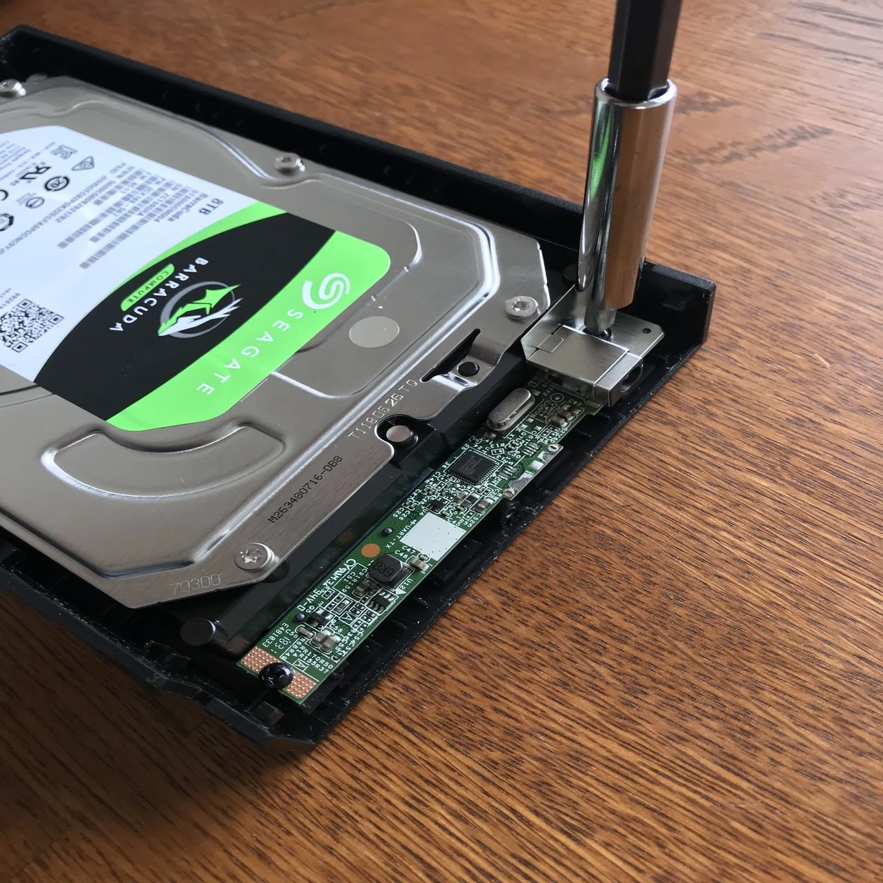 I-O DATA 外付けハードディスク(HDCZ-UT8KC)解体→HDD外付けケース 