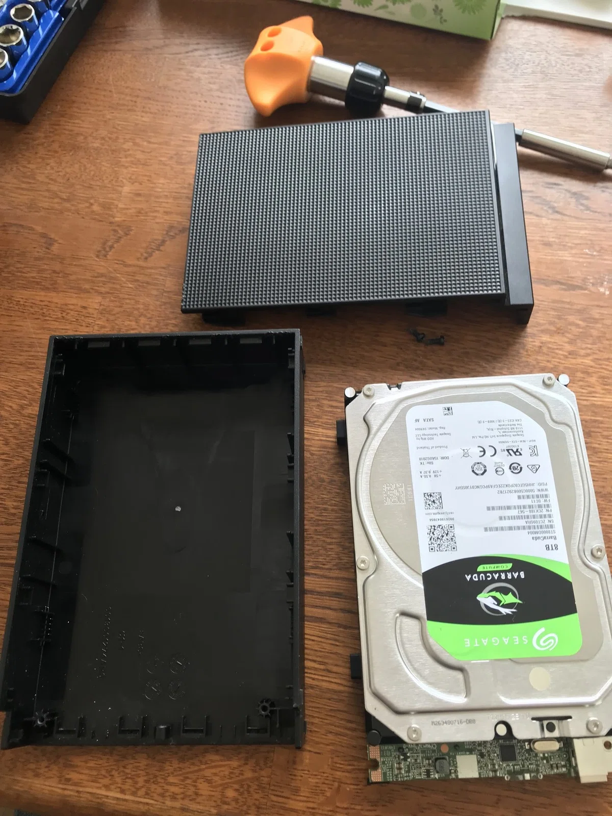 I-O DATA 外付けハードディスク(HDCZ-UT8KC)解体→HDD外付けケース 