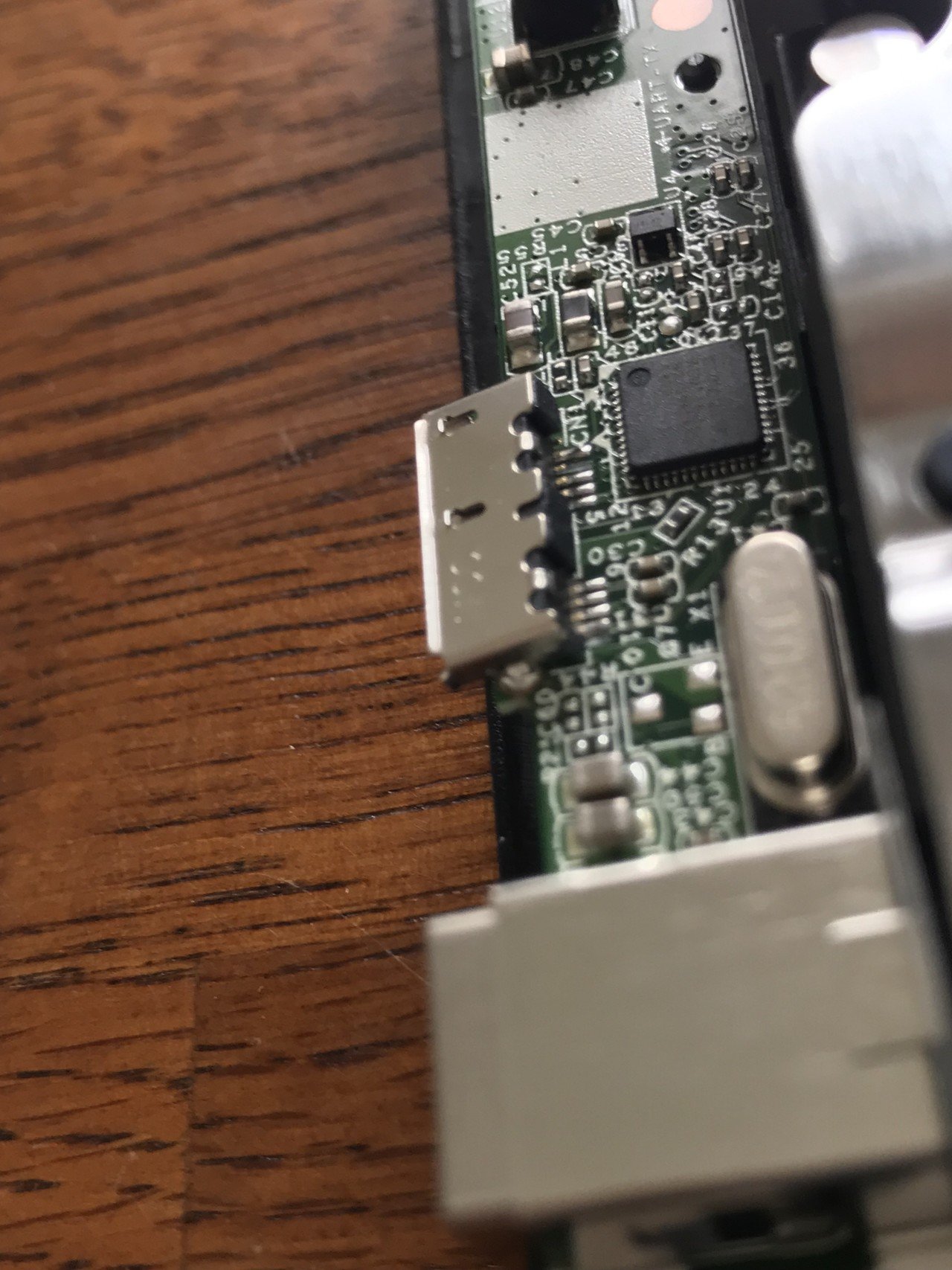 I-O DATA 外付けハードディスク(HDCZ-UT8KC)解体→HDD外付け I-O DATA 外付けハードディスク(HDCZ-UT8KC)解体→HDD外付け