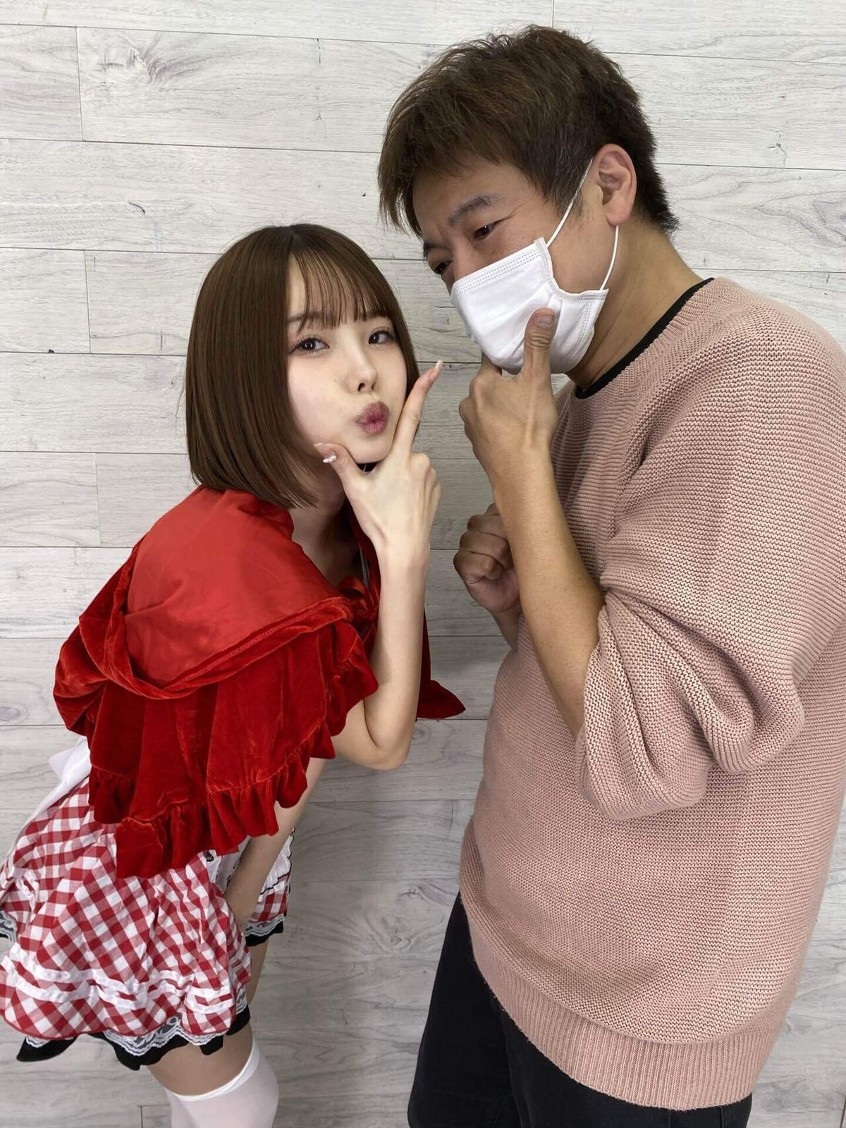 人気av女優　２ショット写真 
