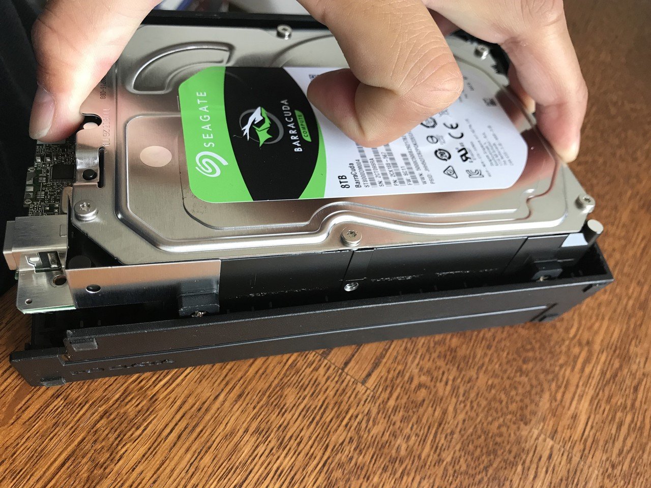 I-O DATA 外付けハードディスク(HDCZ-UT8KC)解体→HDD外付け I-O DATA 外付けハードディスク(HDCZ-UT8KC)解体→HDD外付け