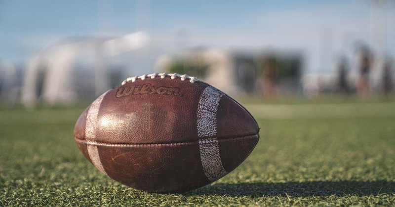 american-football-ball-brown-2570139加工済