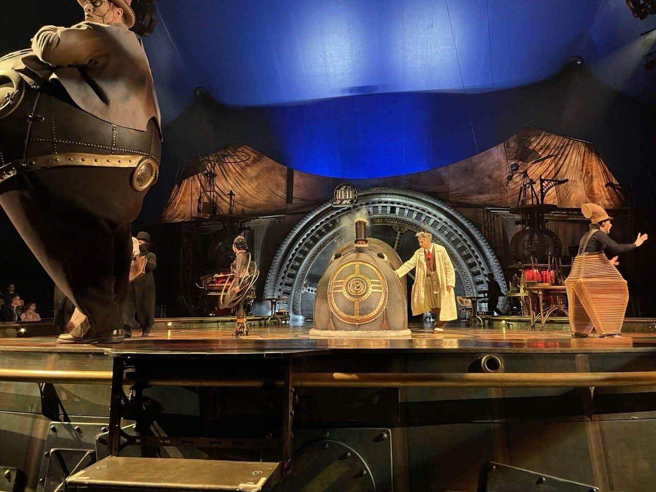KURIOS 1分間の物語 シルク・ドゥ・ソレイユ｜Dito