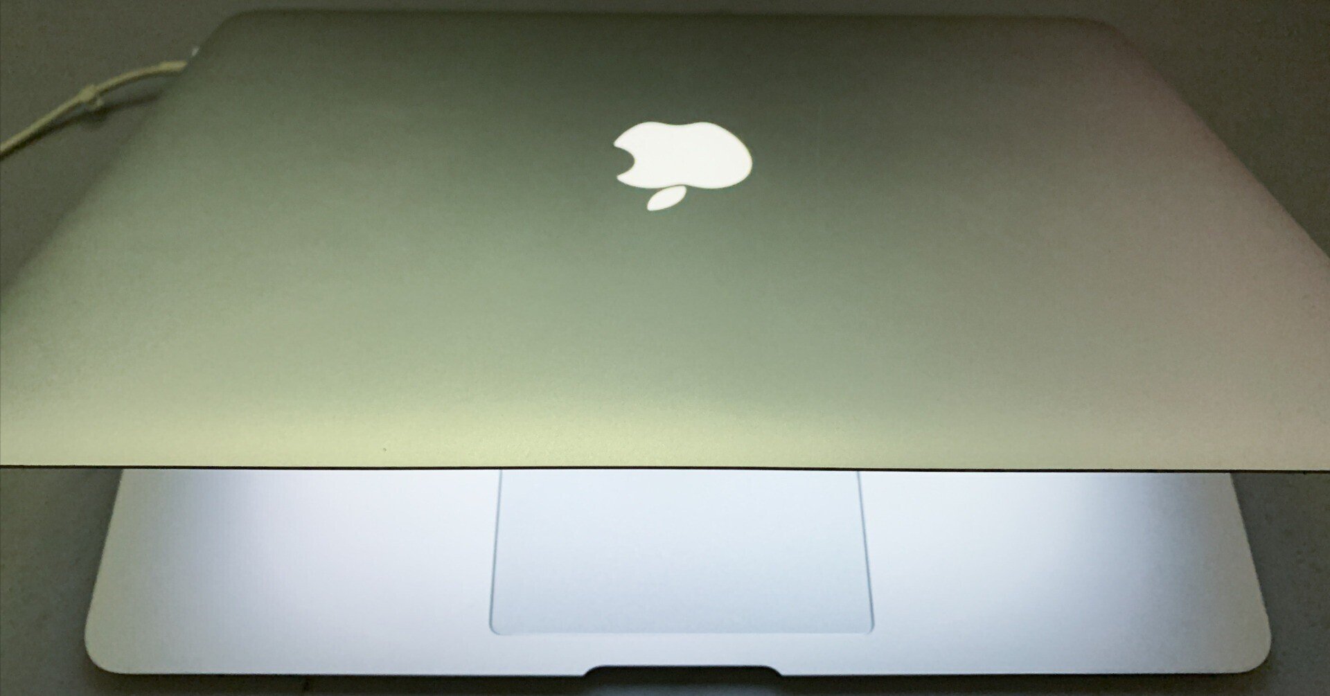 MacBookAir11 2011/Corei5/128G/バッテリ新品A330 ジャンク扱い