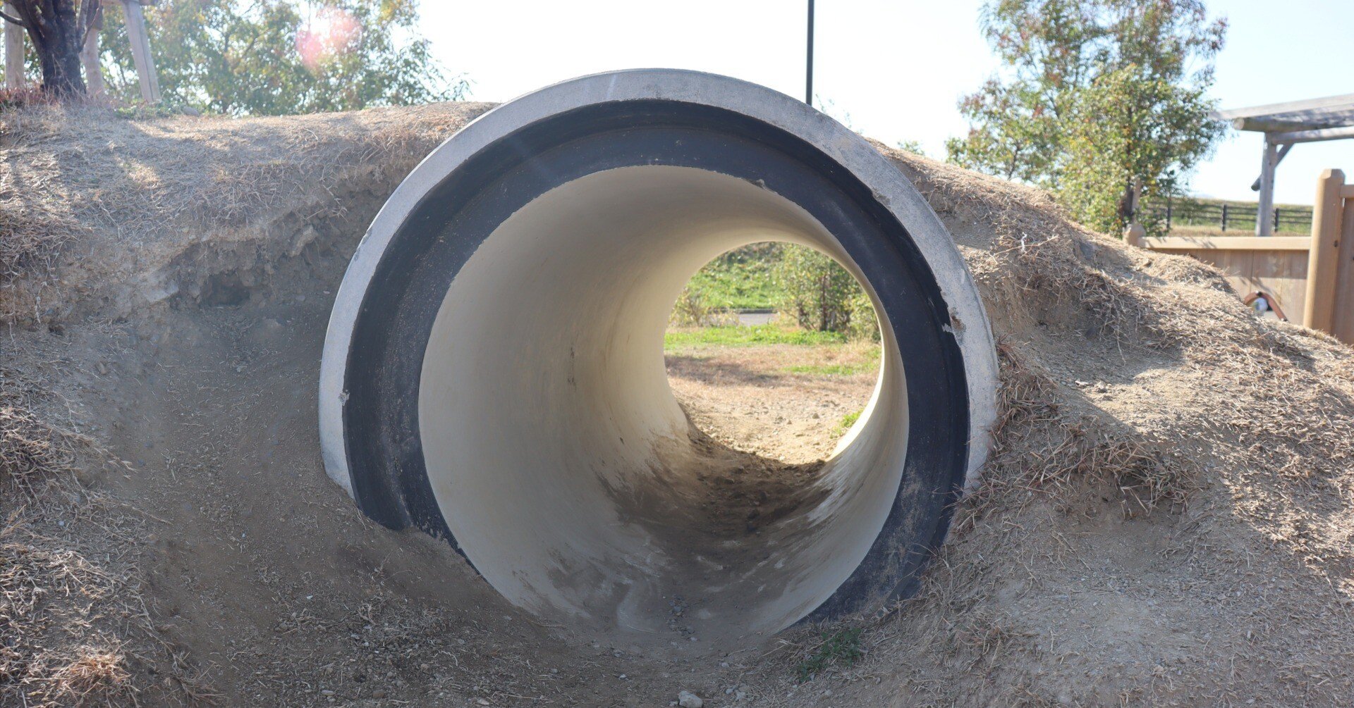 土管舎 空き地と土管｜北村匡平
