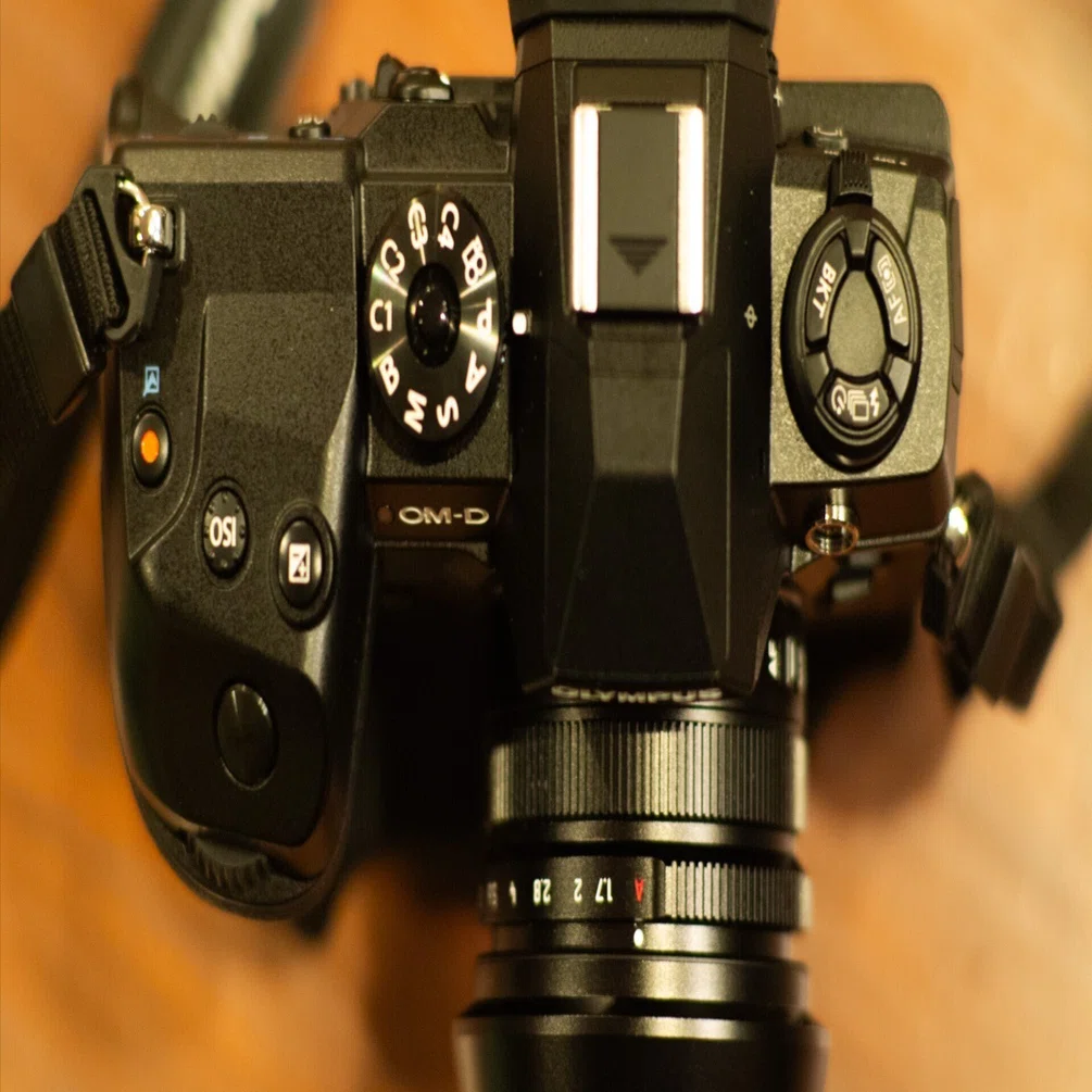 OLYMPUSの失敗作」と呼ばれるカメラを買ってしまい、完全に「カメラ沼
