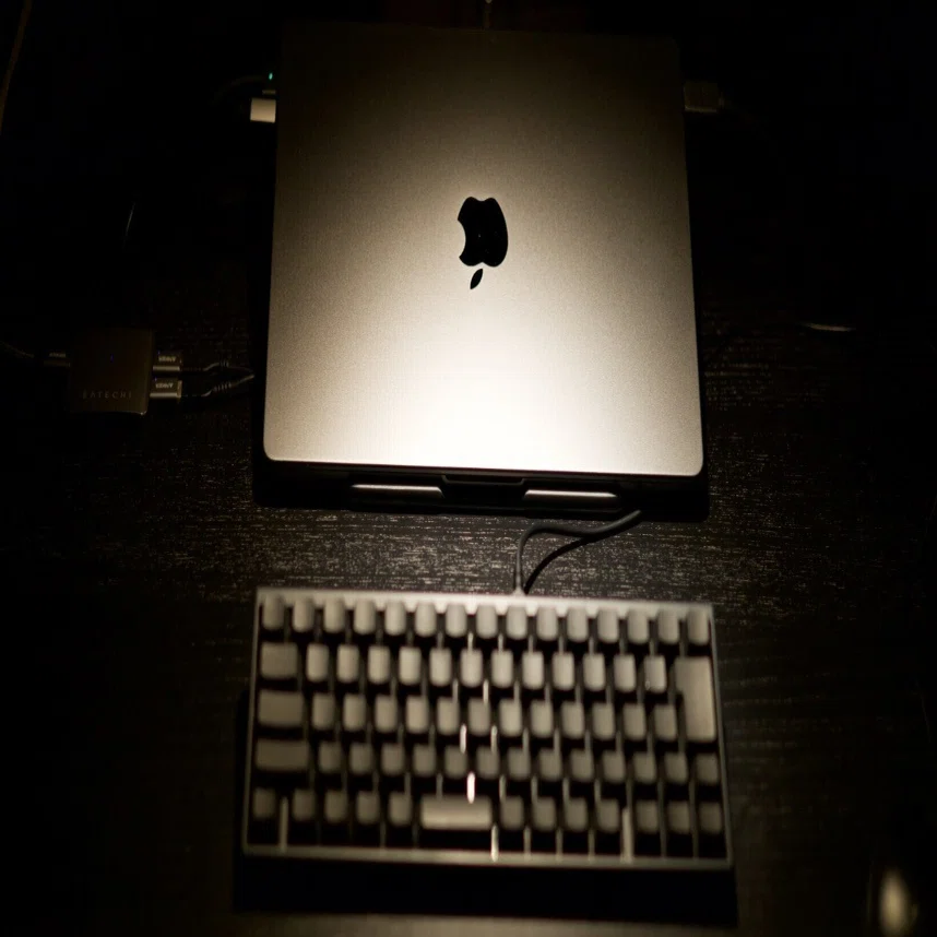 ボクがMacBook Proをクラムシェルモードで使い続けるのは、シンプルに