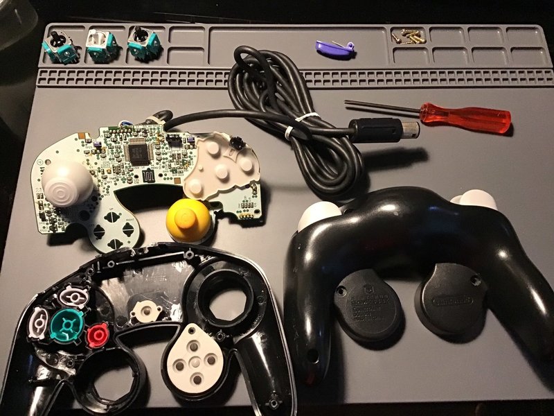 ゲームキューブコントローラーのスティックユニットを交換しつつレビュー 部員s Note