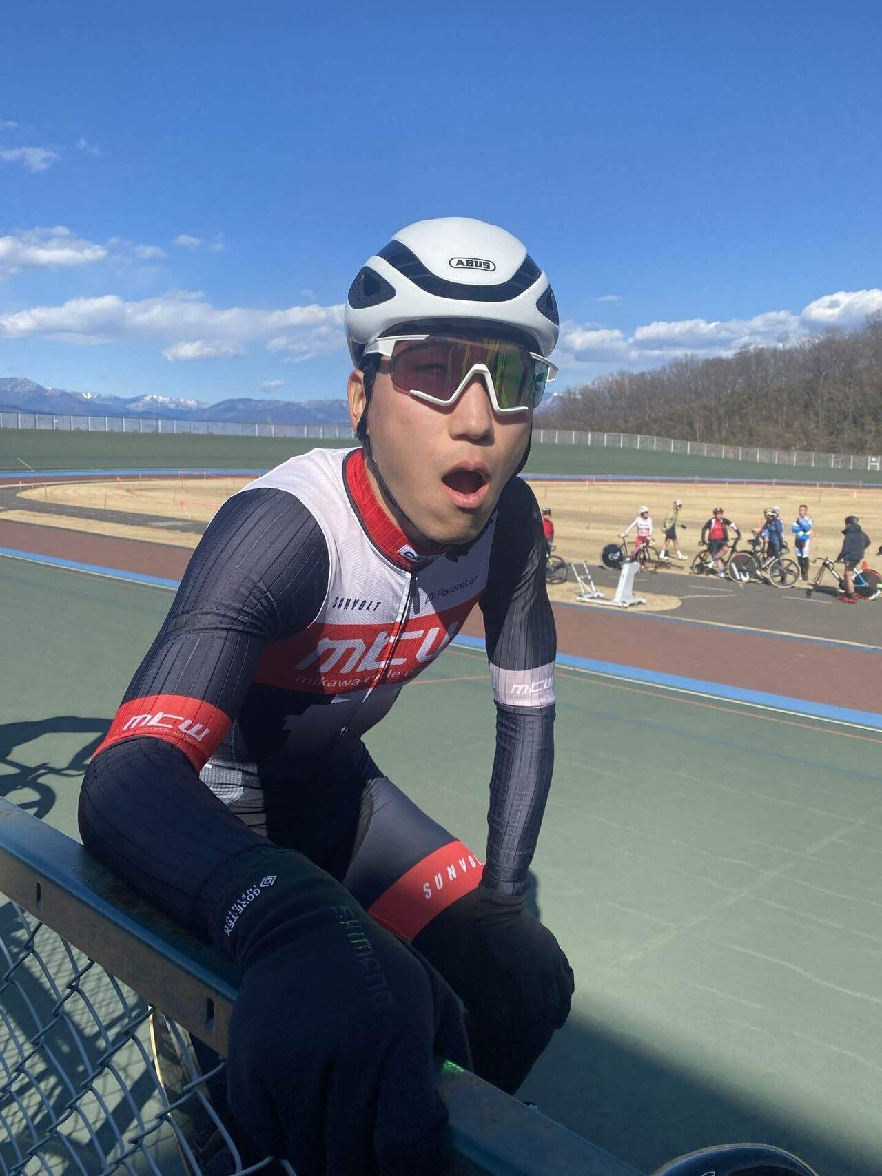 し〜ま、トラック競技始めました。｜しーま