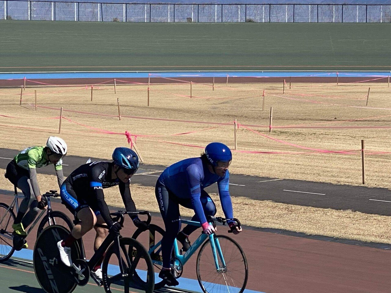 し〜ま、トラック競技始めました。｜しーま