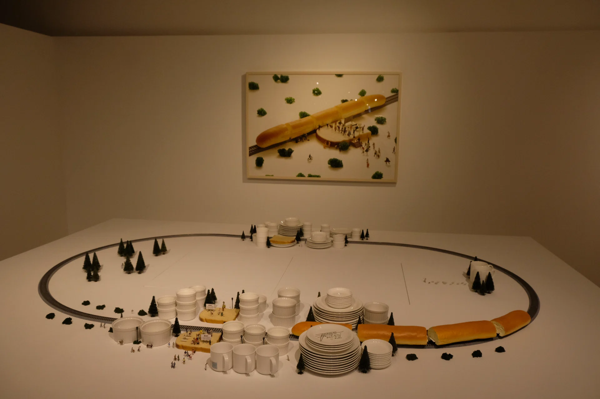 MINIATURE LIFE展 田中達也 見立ての世界 ＠阪急神戸店・神戸空港