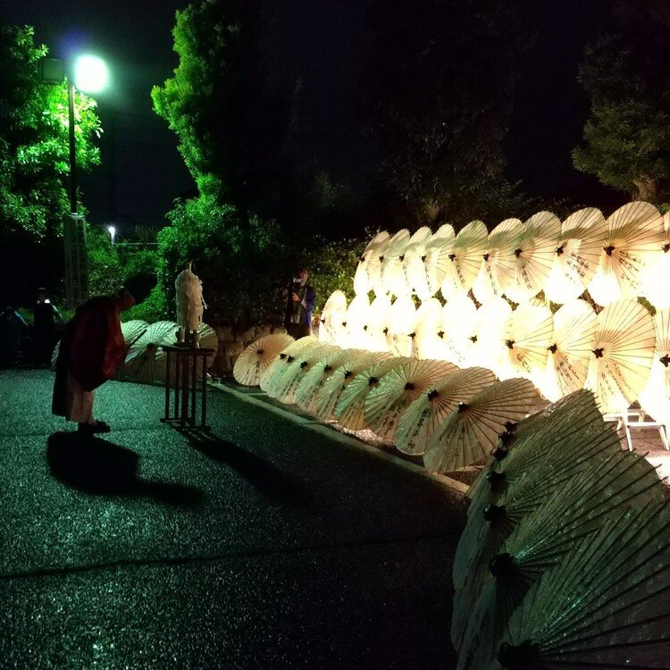 週末に行きたいお祭り
https://j-matsuri.com/soganokasayaki/
傘を燃やして松明にしたという「曽我兄弟」の故事にちなんだお祭り。願いを込めて傘を燃やす。
#神奈川県
#小田原市
#5月
#まつりとりっぷ #日本の祭 #japanese_festival #祭 #祭り #まつり #祭礼 #festival #旅 #travel #Journey #trip #japan #ニッポン #日本 #祭り好き #お祭り男 #祭り好きな人と繋がりたい #日本文化 #伝統文化