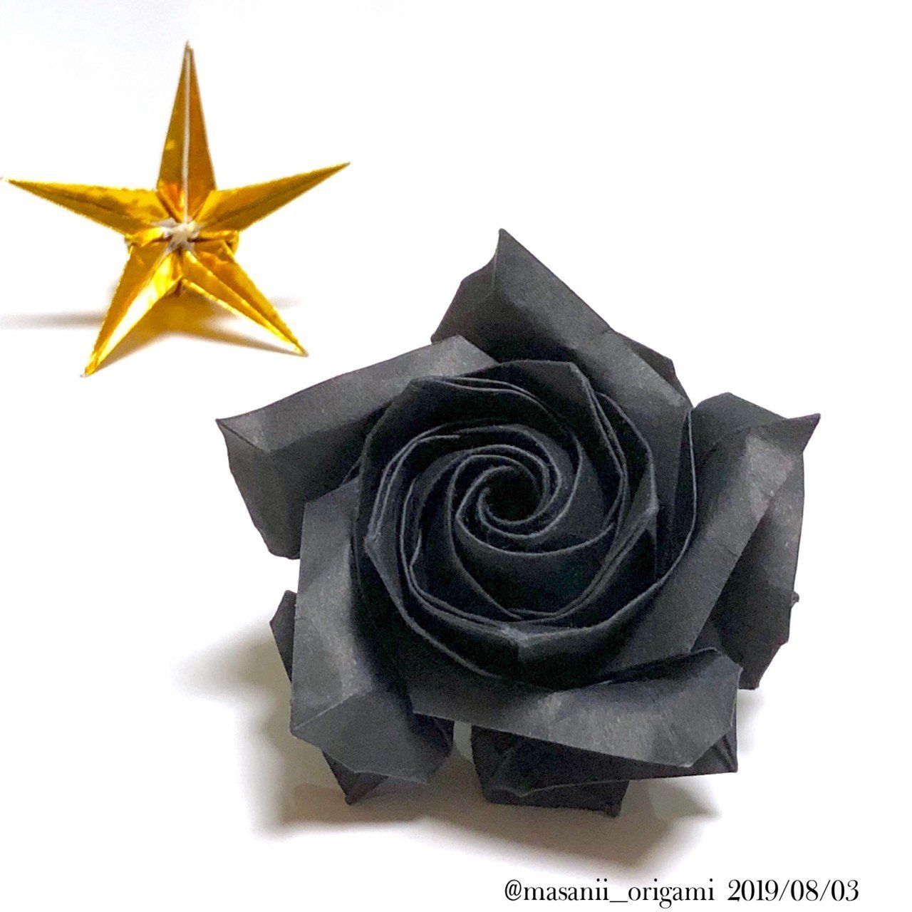 厨二心をくすぐる「黒いバラ」が誕生 〜佐藤ローズ×Vivaldi×BLACK