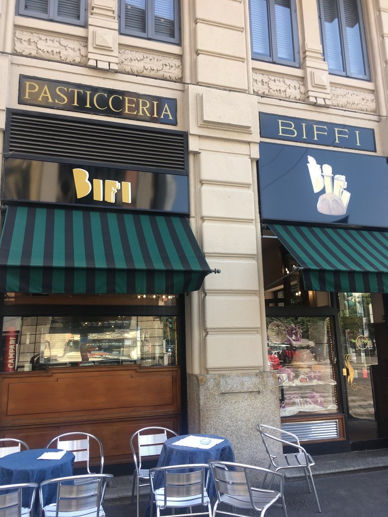 ビッフィ Pasticceria Biffi 創業1847年の老舗 最後の晩餐 近くのバール Nao Masunaga Note ビッフィ Pasticceria Biffi 創業1847年の老舗 最後の晩餐 近くのバール Nao Masunaga Note