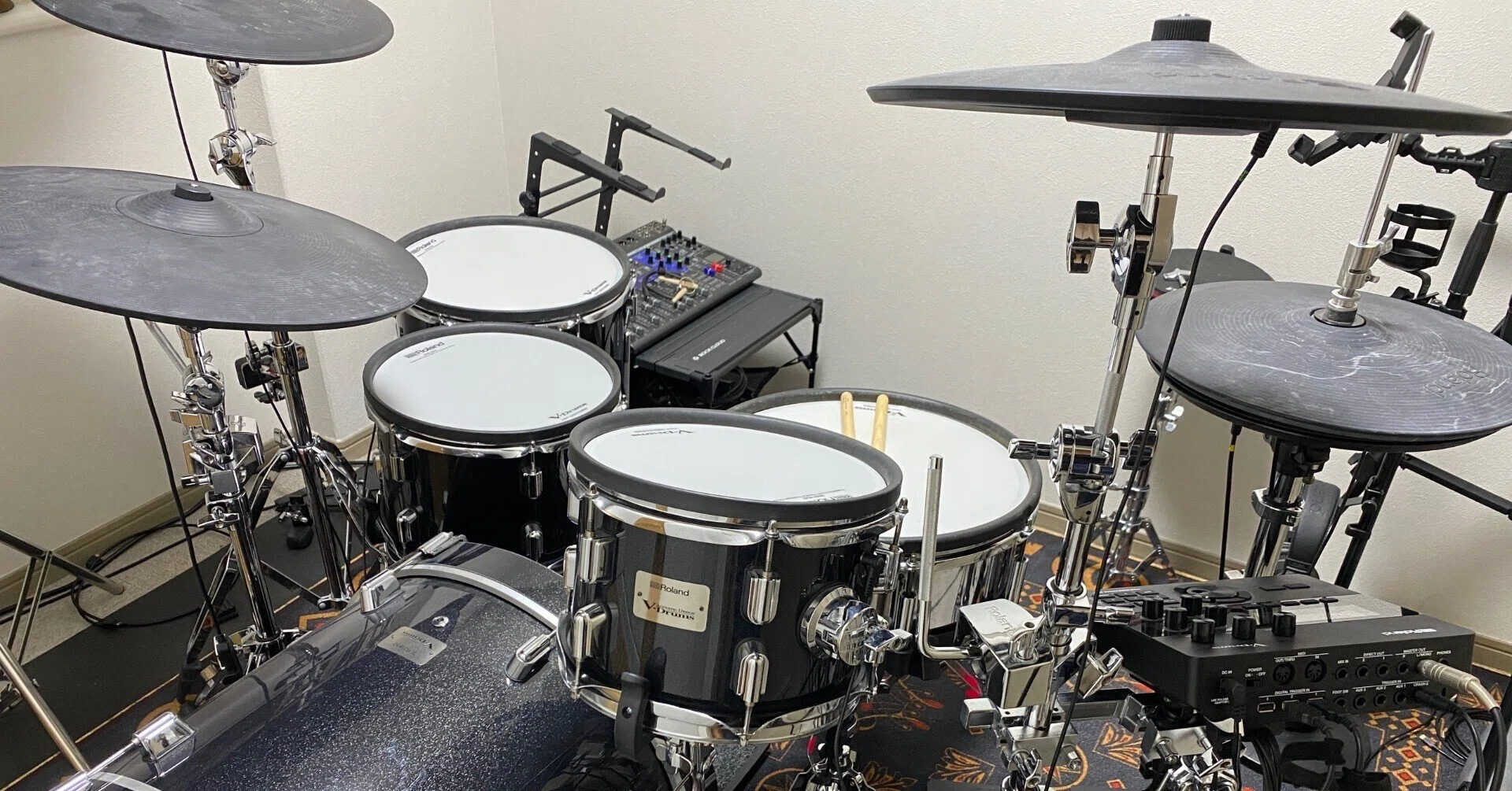 セッティングに迷走するドラマー｜hikodrums