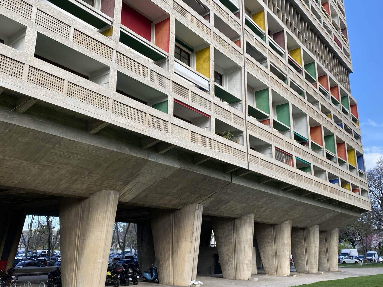泊まれる世界遺産！ユニテ・ダビタシオンに泊まってみた🇫🇷 建築旅#21