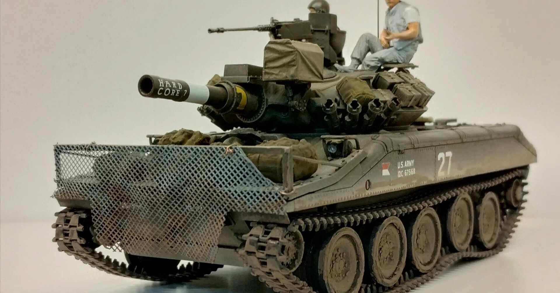 タミヤ1/35M551シェリダン完成模型 プラモ棚紹介vol.2 タミヤ 1/35 M551シェリダン｜ヘッツァん（元tak87