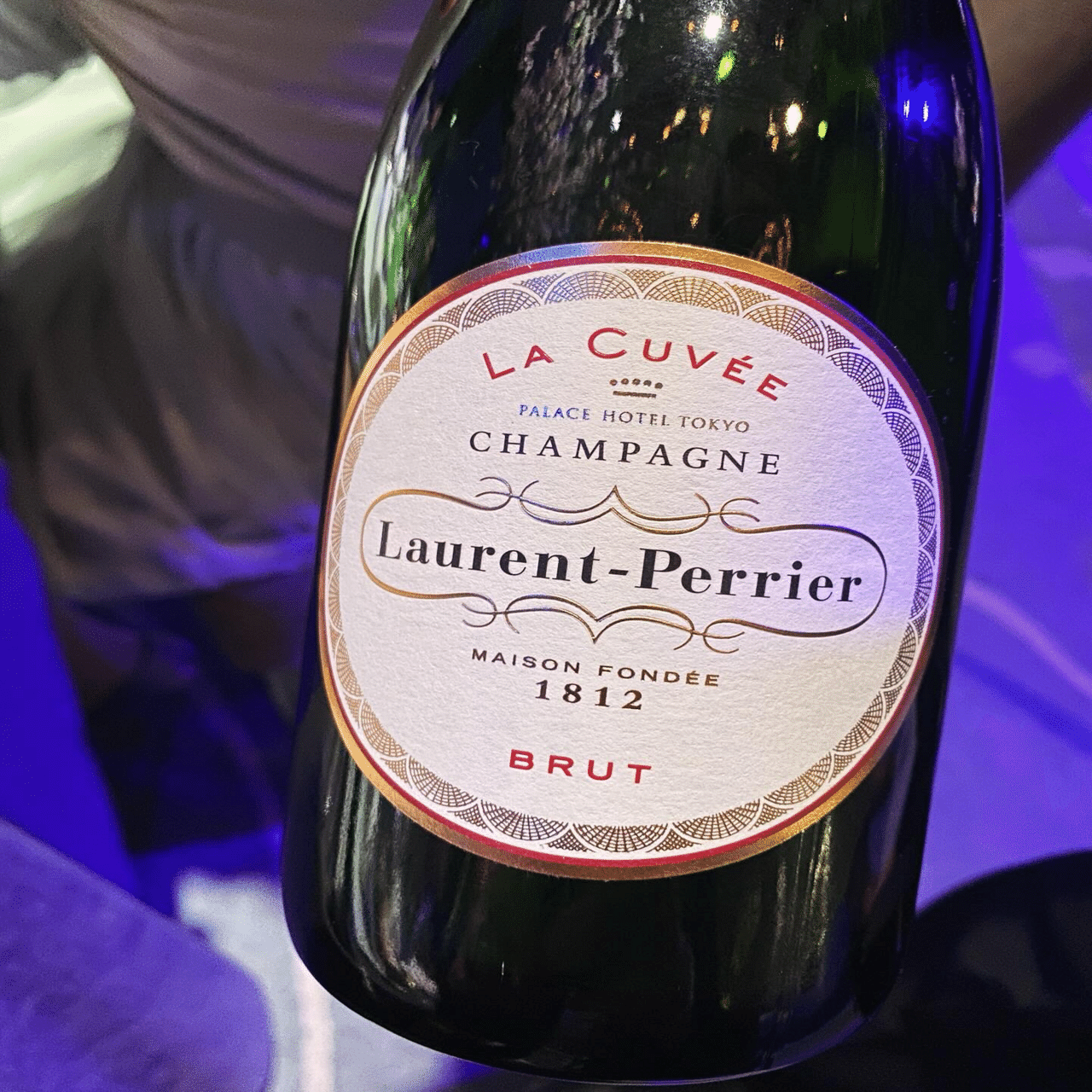 ワイン Laurent-Perrier ローラン・ペリエにホタテの溢れる旨み｜るもわ脛(すね)